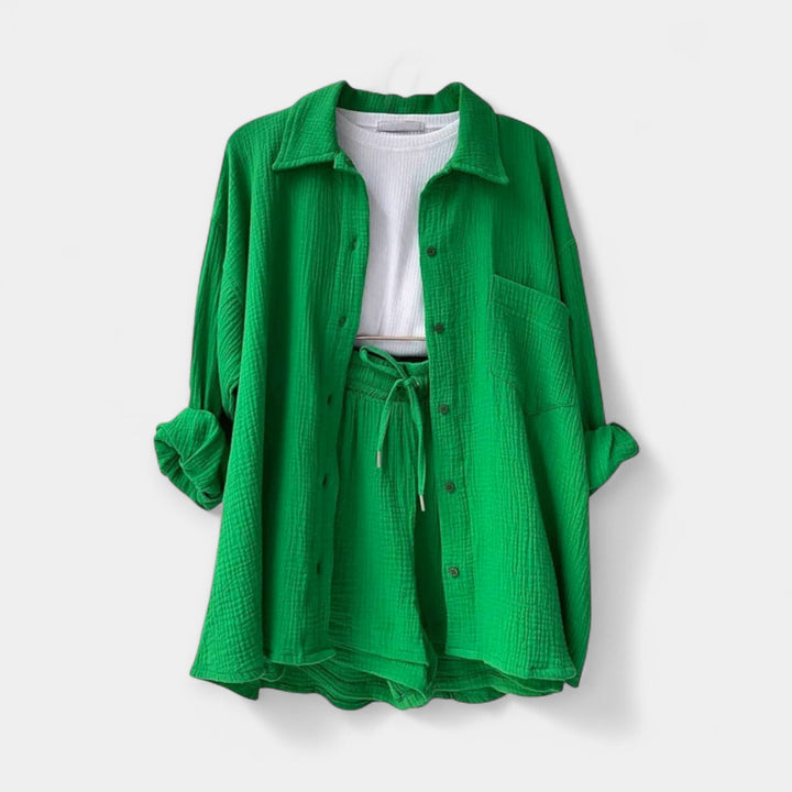 Dvobarvni Poletni Komplet: Majica in Šortke