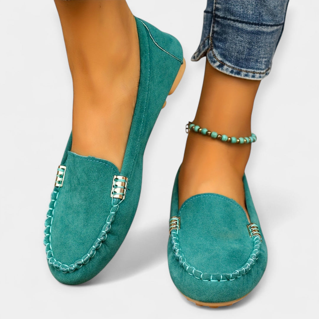 Loafers z metalnimi detajli