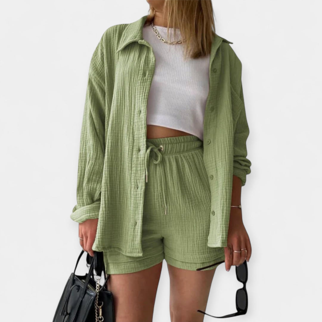 Dvobarvni Poletni Komplet: Majica in Šortke