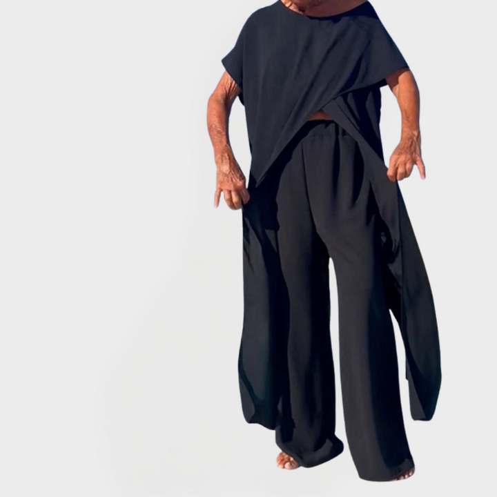 Enobarvni komplet z zgornjim delom in hlačami z izrezom