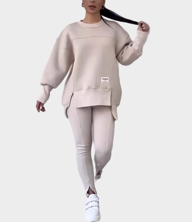 Ženski komplet trenirk z legicami za sodoben in udoben videz