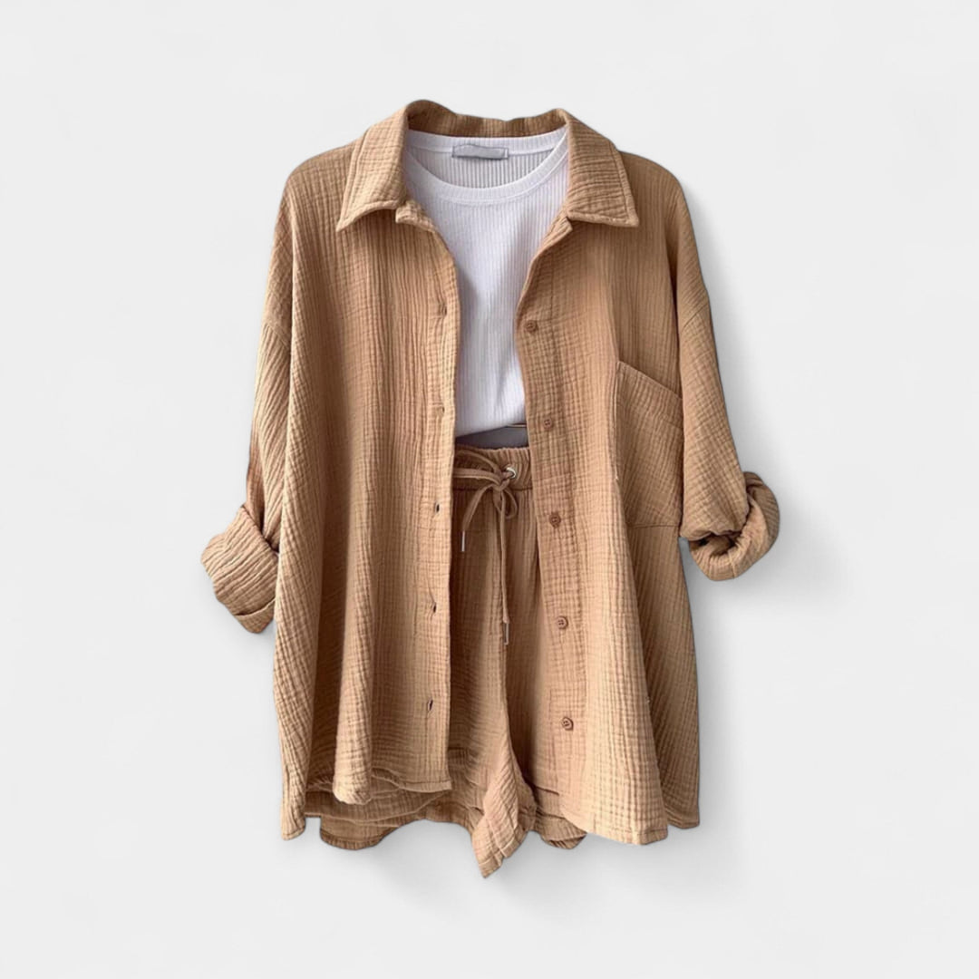 Dvobarvni Poletni Komplet: Majica in Šortke