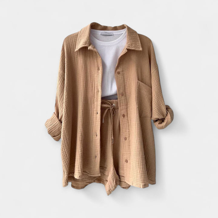 Dvobarvni Poletni Komplet: Majica in Šortke