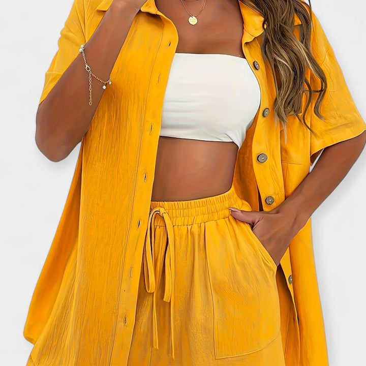 Komplet srajce in kratkih hlač