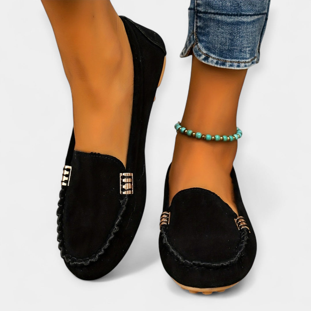 Loafers z metalnimi detajli