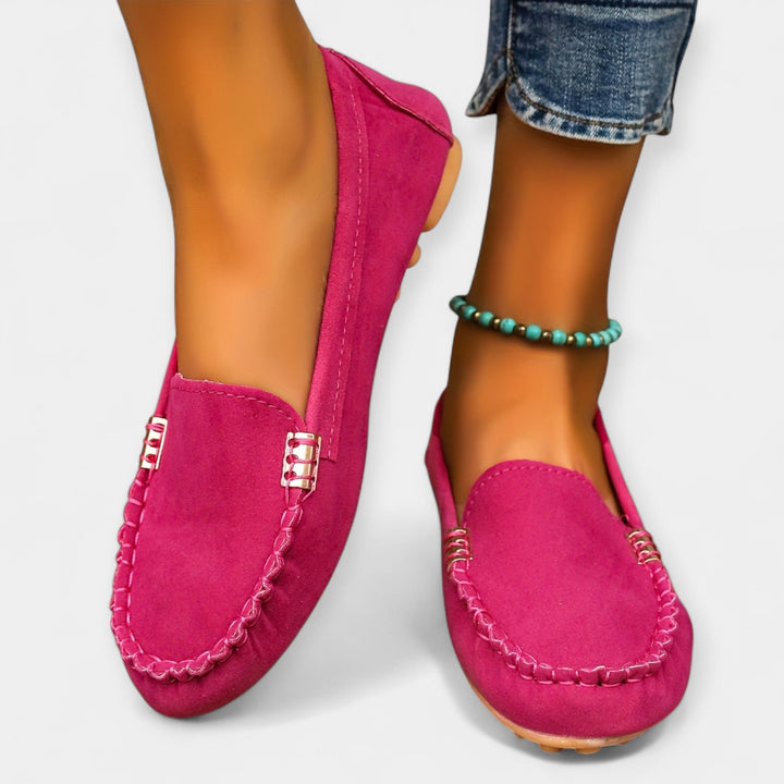 Loafers z metalnimi detajli