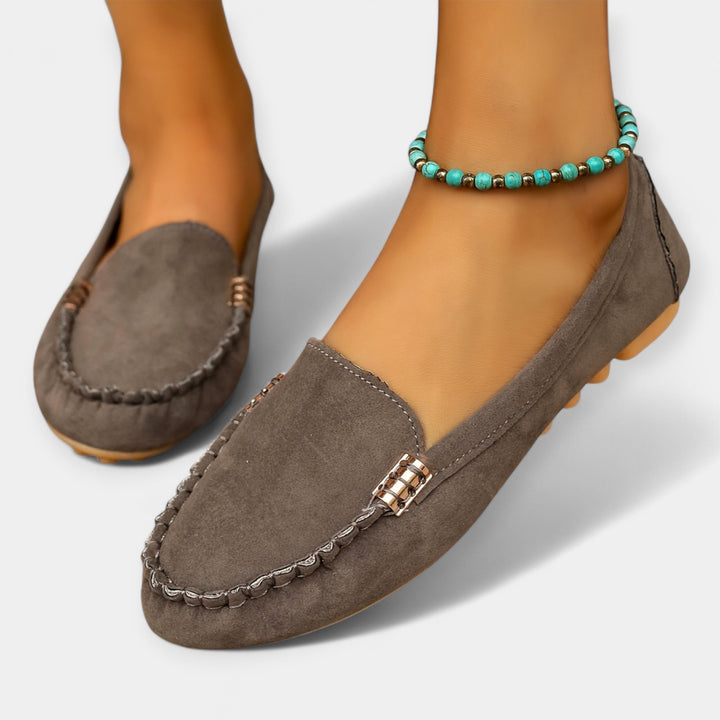 Loafers z metalnimi detajli
