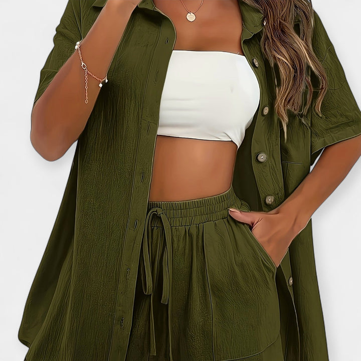 Komplet srajce in kratkih hlač