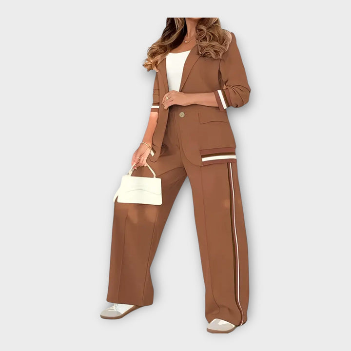 Set s krilom in hlačami