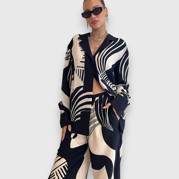 Set dveh kosov z elegantnim geometrijskim dizajnom