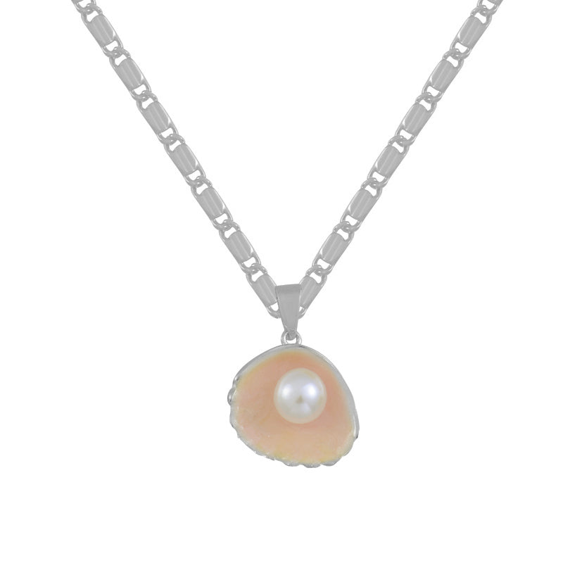 Necklace in Shell Shape