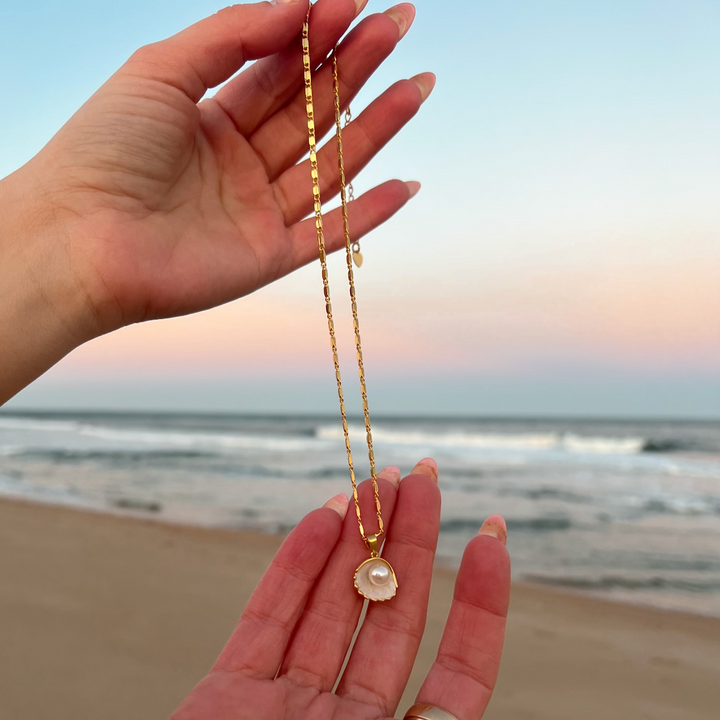 Necklace in Shell Shape