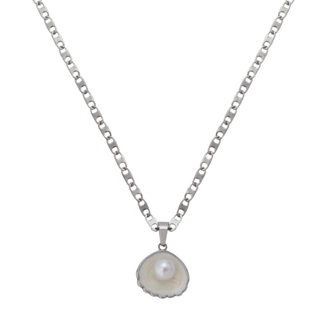 Necklace in Shell Shape