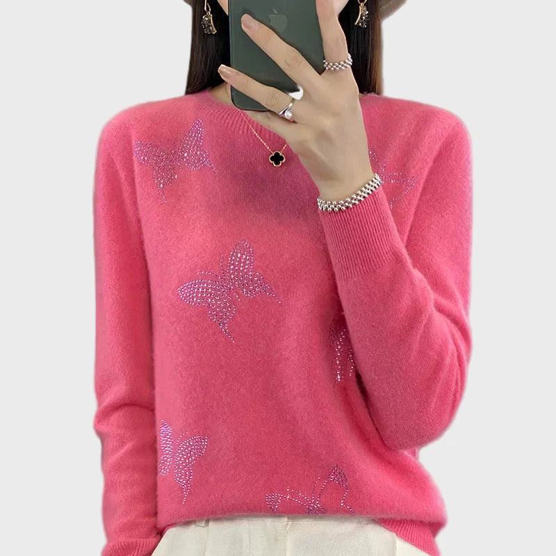 Pulover s pletenim metuljnim vzorcem