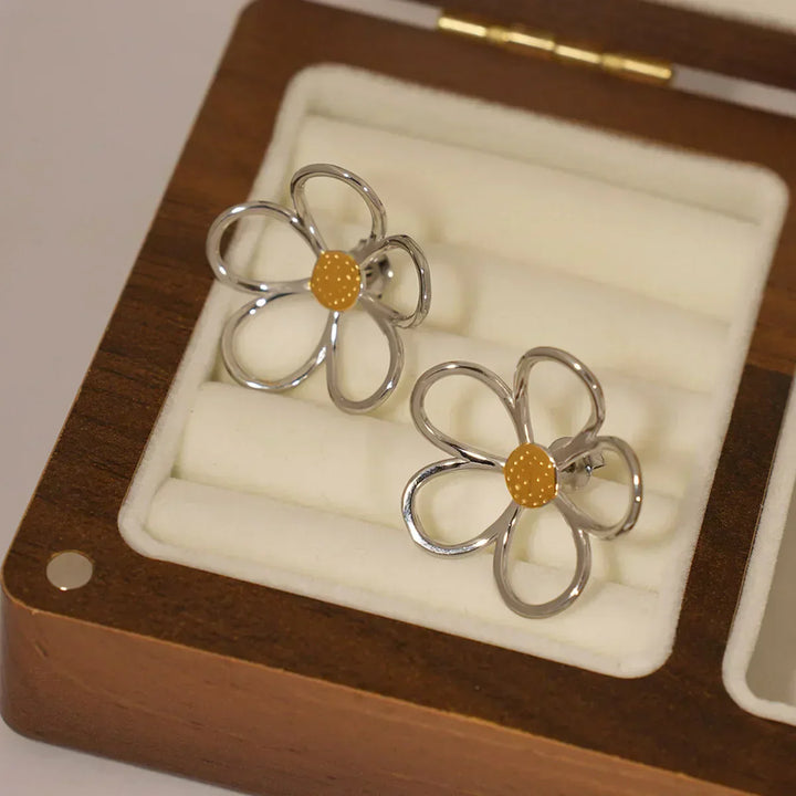 Sončni uhani iz srebra – oblikovanje cvetnih listov