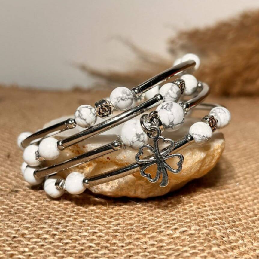 "Tur"-zapestnica iz dragih kamnov