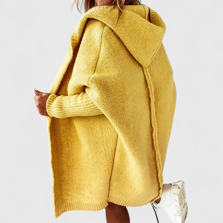 Udobna Pletena Jopica z Kapuco