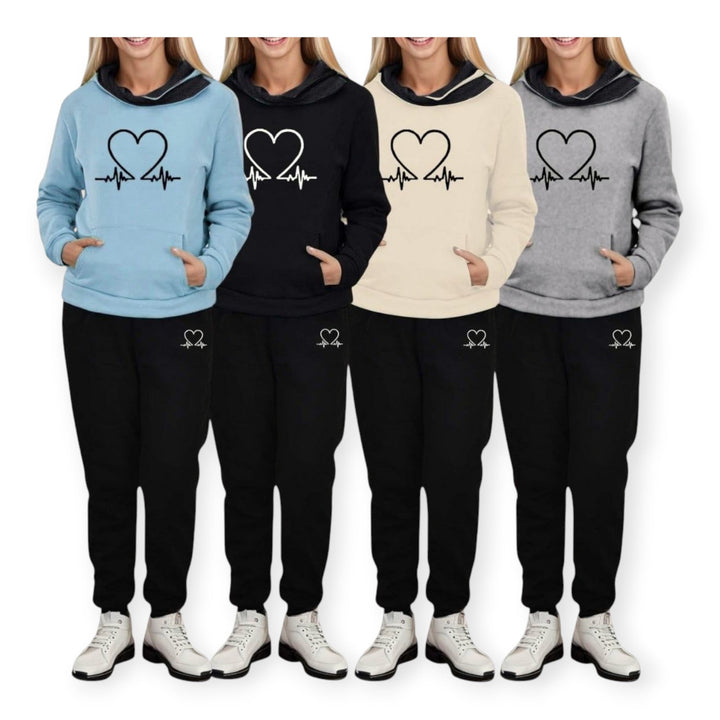 Moderen komplet s kapuco in hlačami za udobje