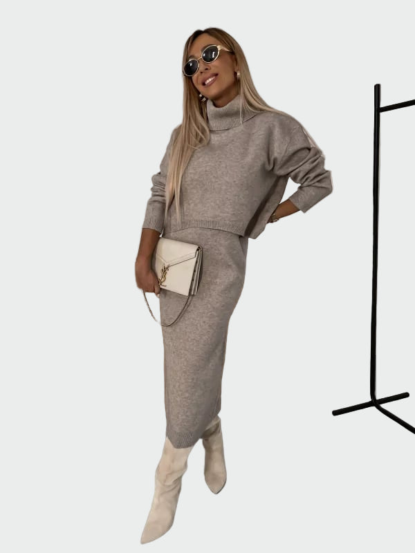 Komplet oblačil z visokim ovratnikom