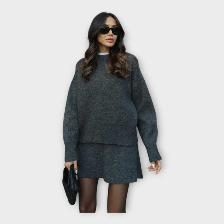 Moderna pletena bluza in krilo set