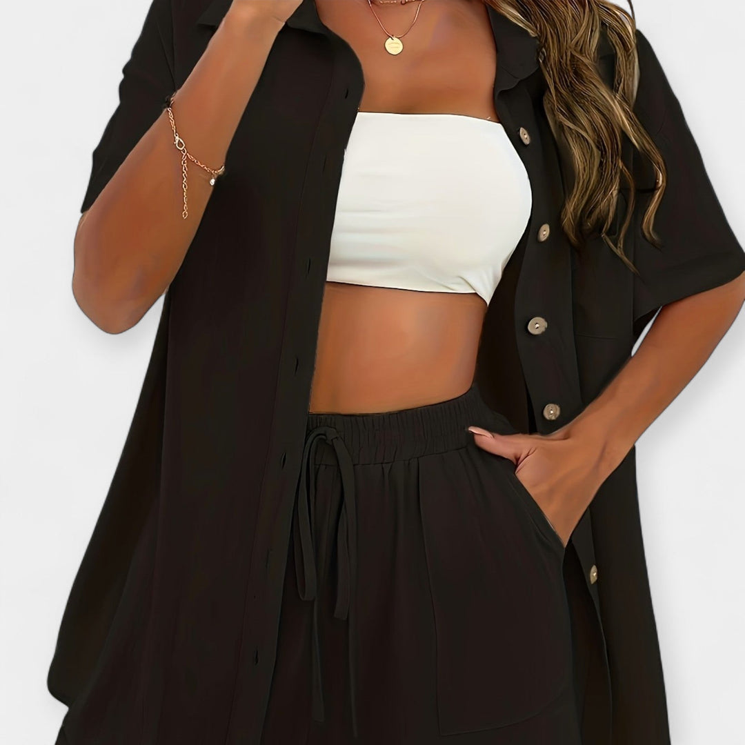 Komplet srajce in kratkih hlač