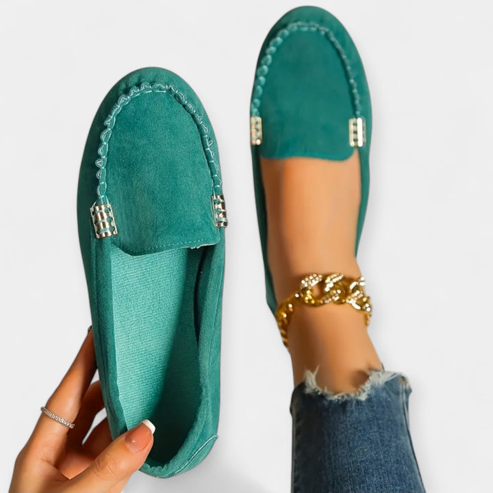 Loafers z metalnimi detajli