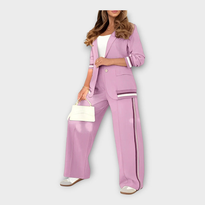 Set s krilom in hlačami