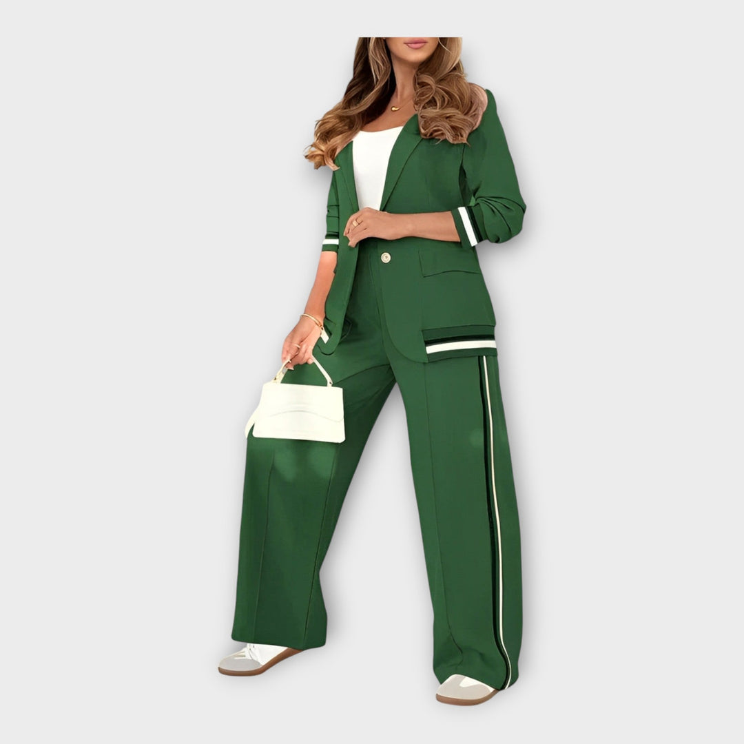 Set s krilom in hlačami