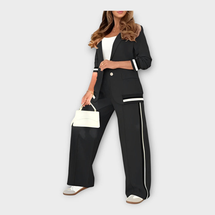 Set s krilom in hlačami