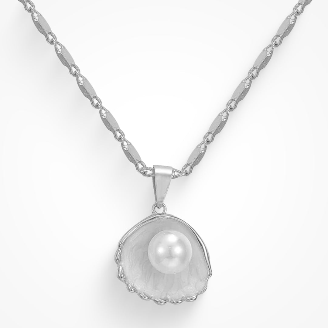Necklace in Shell Shape
