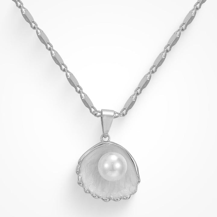 Necklace in Shell Shape