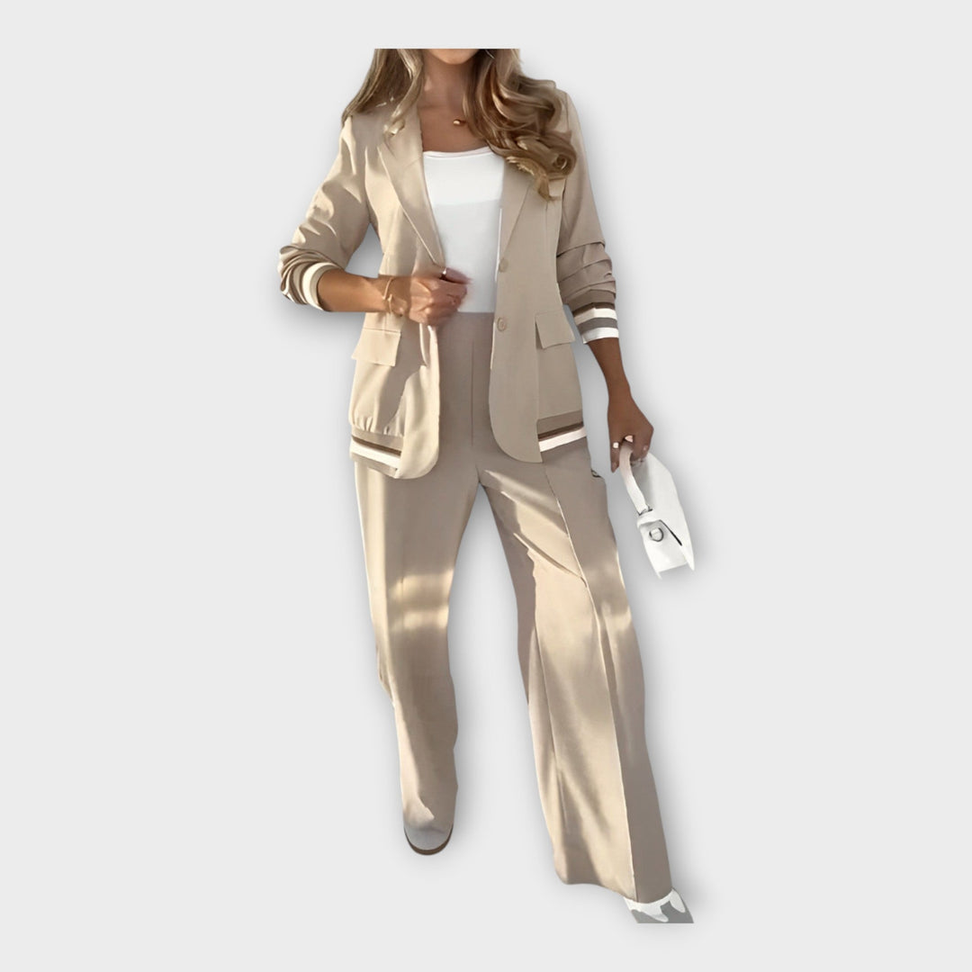 Set s krilom in hlačami