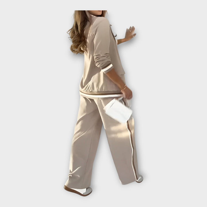 Set s krilom in hlačami