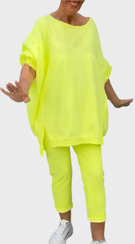 Komplet s krožnim izrezom